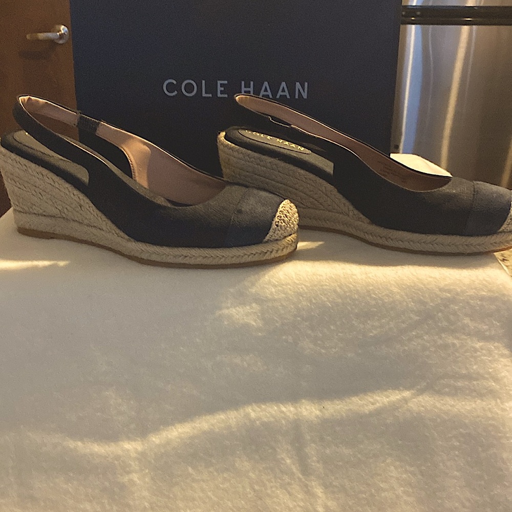 Women Wedge Heels Slings 8 B COLE HAAN Navy Blue Suede Tip!!